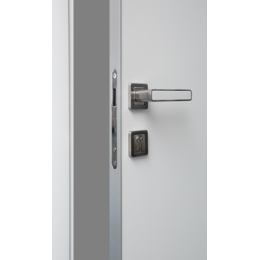 Влагостойкая дверь ПВХ EtaDoor белая одностворчатая с алюминиевой кромкой